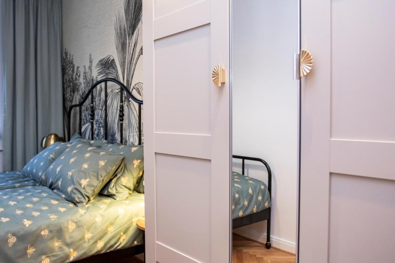 Apartament Przy Metrze Wierzbno Z Nuta Vintage Varsóvia Exterior foto
