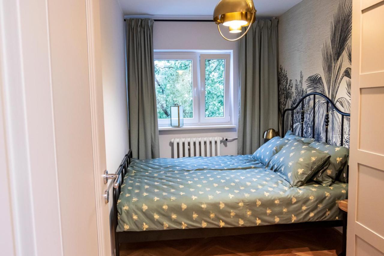 Apartament Przy Metrze Wierzbno Z Nuta Vintage Varsóvia Exterior foto